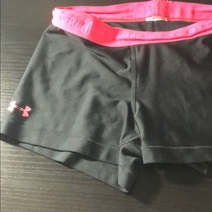 UNDER ARMOUR spandex shorts